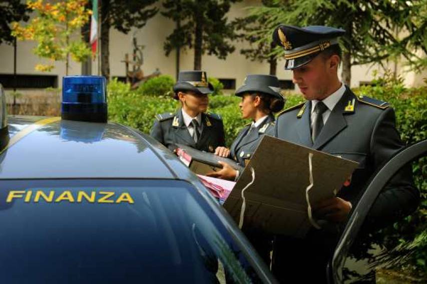 Scoperto dalla Guardia di Finanza un parrucchiere abusivo