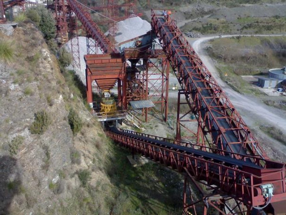 Impianti sul cantiere ormai abbandonato