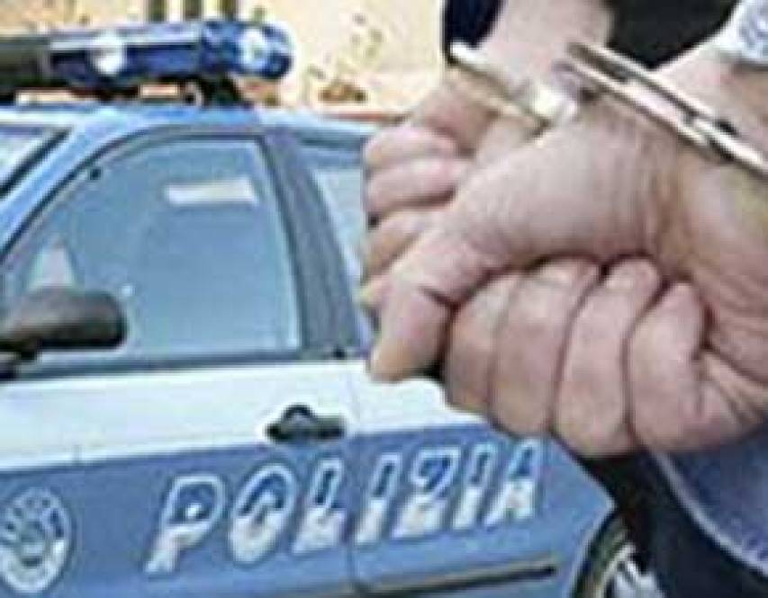 Individuato e arrestato l'uomo che aveva tentato di rapinare una donna