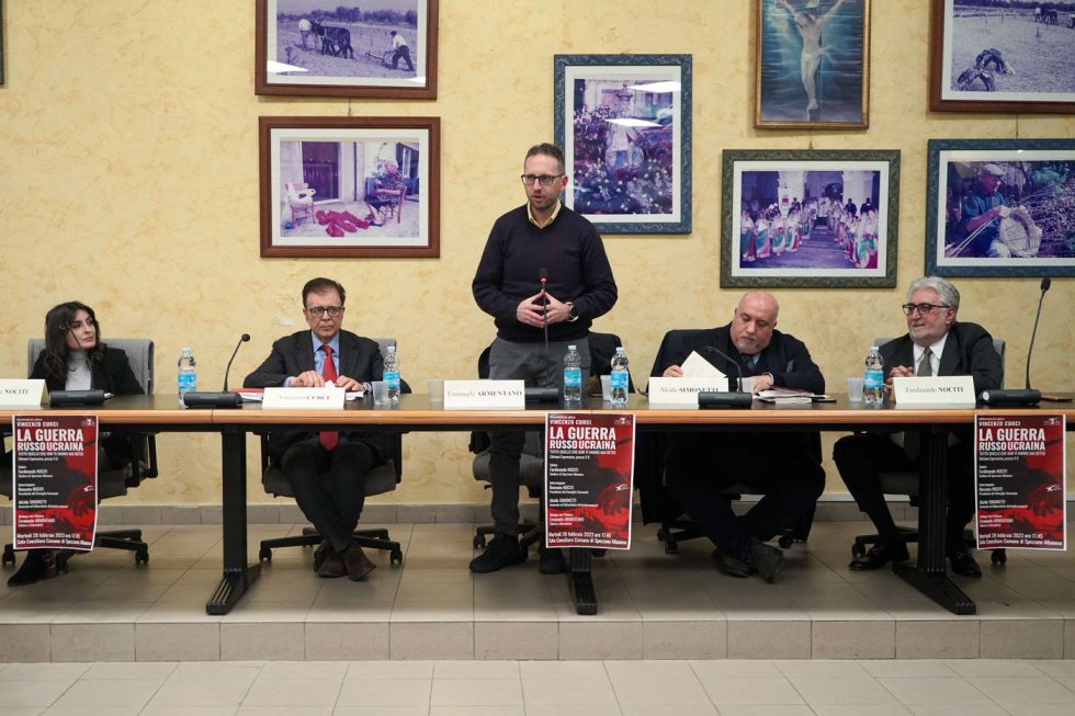 Presentato a Spezzano il libro sulla guerra russo ucraina di Vincenzo Curci