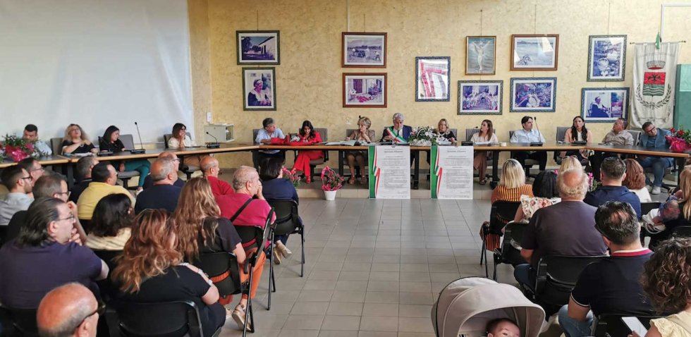 Scontro al vetriolo sul consiglio comunale di Spezzano