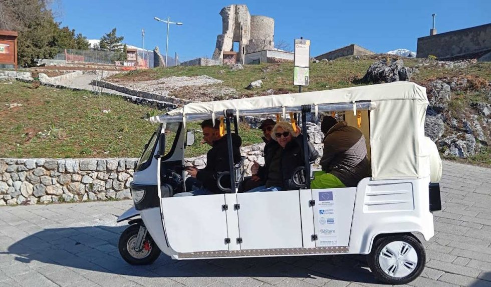 Morano Calabro, consegnate le navette per il centro storico