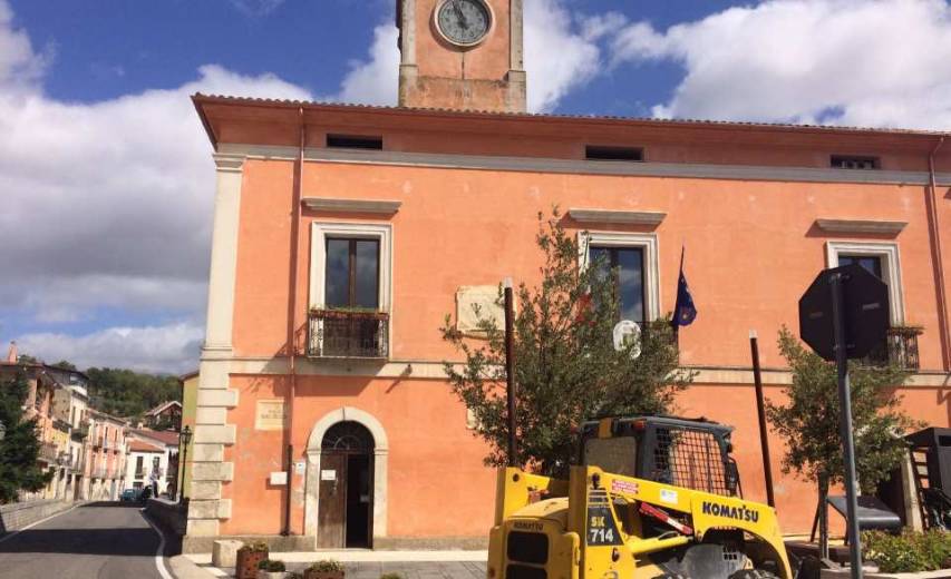 Adeguamento sismico: iniziati i lavori al Comune di San Basile