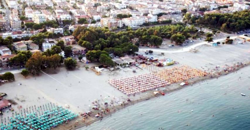 Giornata ecologia a Villapiana per ripulire la spiaggia