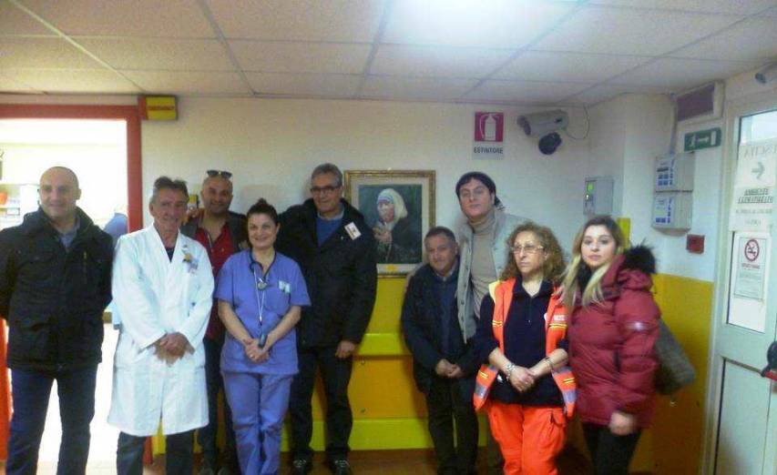 La Fidelitas dona al Pronto Soccorso di Rossano un quadro raffigurante Madre Teresa di Calcutta