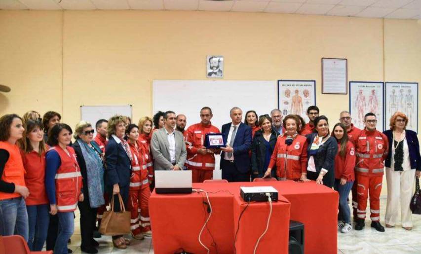 Mascaro e Mauro in visita alla sede zonale della Croce Rossa