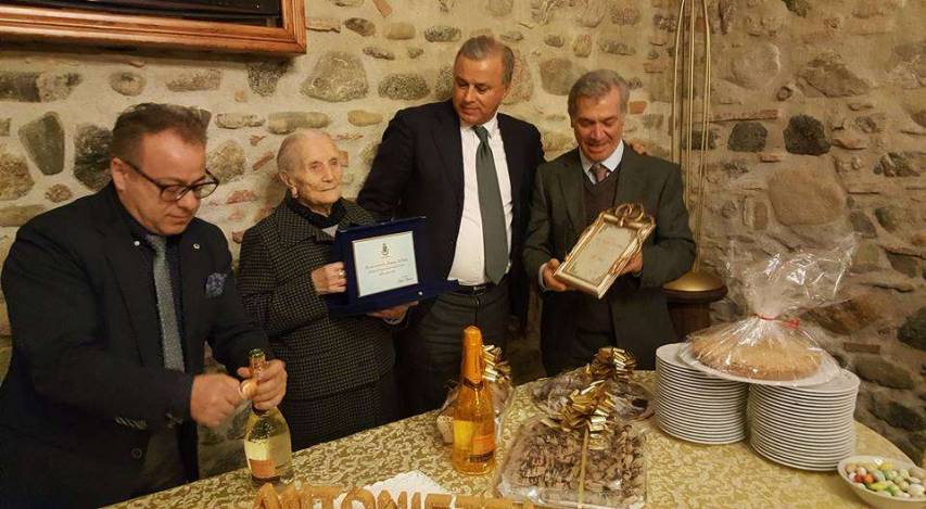 Festeggiata a Rossano nonna Domenica