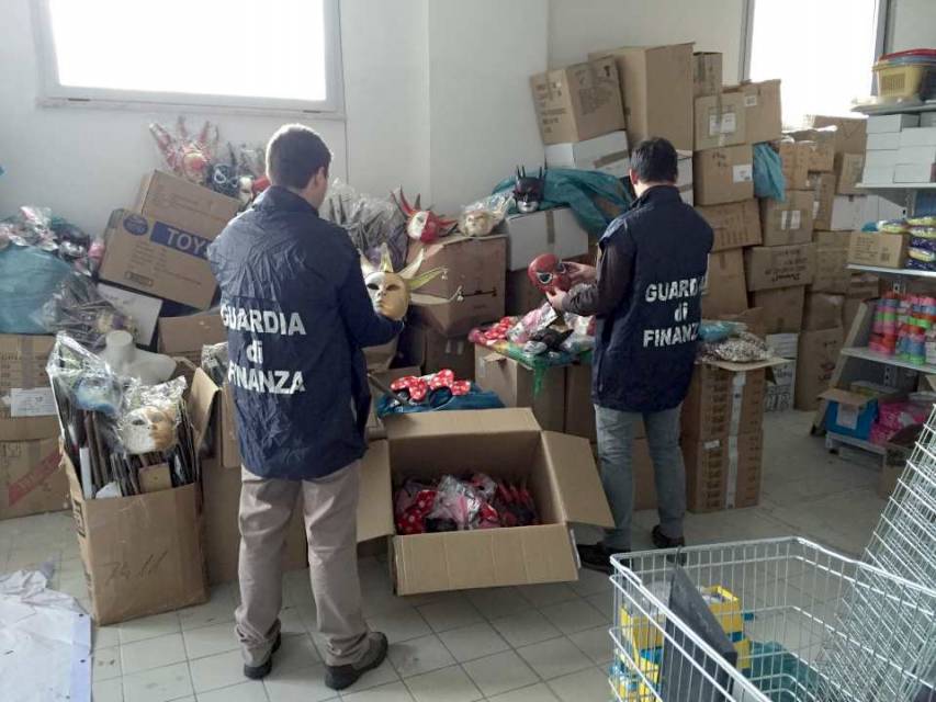 Operazioine "China-Carnival": sequestrate 500mila maschere