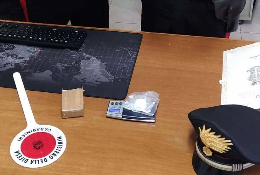 Controlli dei Carabinieri: arrestato 28enne per detenzione di droga e diverse denunce per guida in stato di ebbrezza