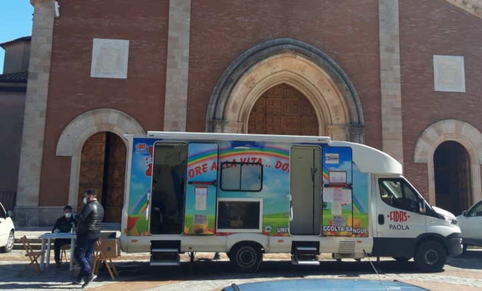 L'autoemoteca Fidas in Piazza Duomo a San Marco