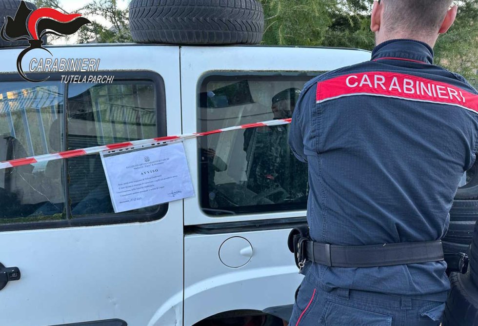 Mormanno, controlli in un'autofficina, titolare deferito per rifiuti illeciti