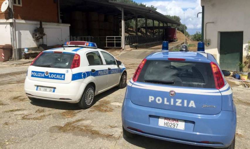 Rifiuti abbandonati, la Polizia sequestra parte di un&#039;azienda a Rossano