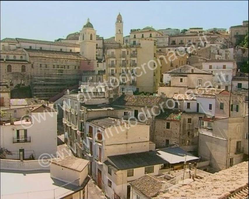 Continuano le indagini per trovare i piromani del centro storico