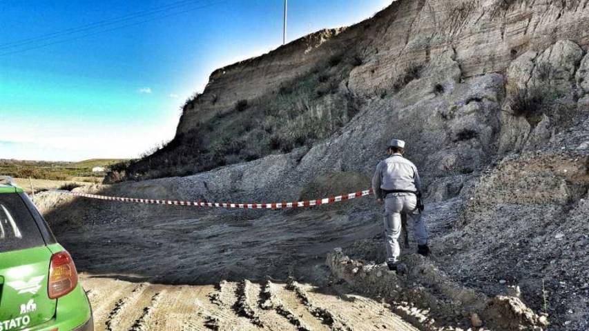 Sequestrata a Terranova dal Corpo Forestale area adibita a cava