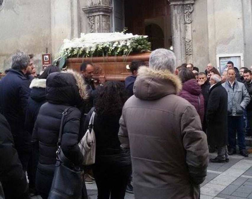 L'addio commosso di Lattarico al giovane Fabio Settembrini