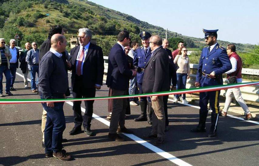 Riaperto il traffico a doppio senso di marcia sul ponte del Crati a Terranova