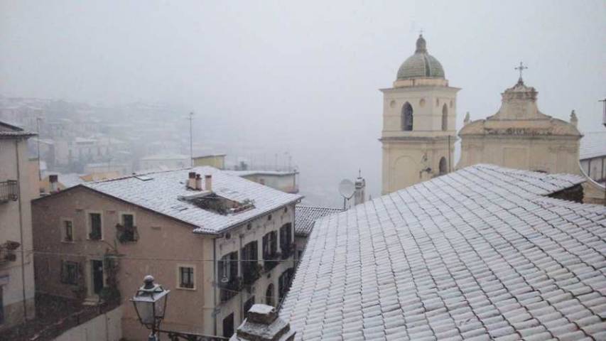 Neve a Rossano, chiuse le scuole in città per domani