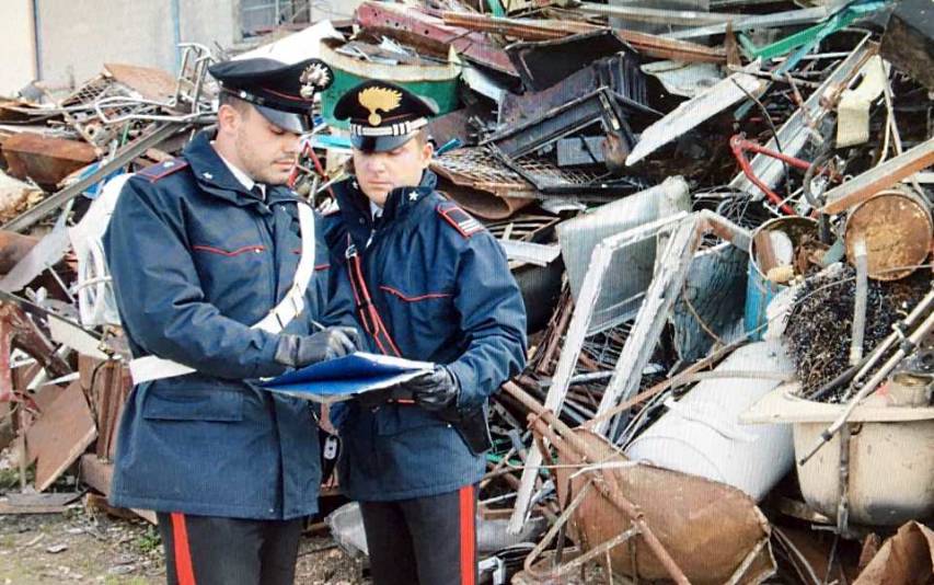 Sequestrata area adibita a discarica a Spezzano. Tre persone denunciate