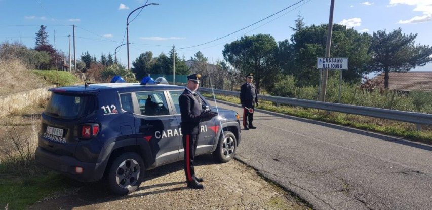 Tenta di nascondere la droga negli slip: arrestato dai carabinieri.