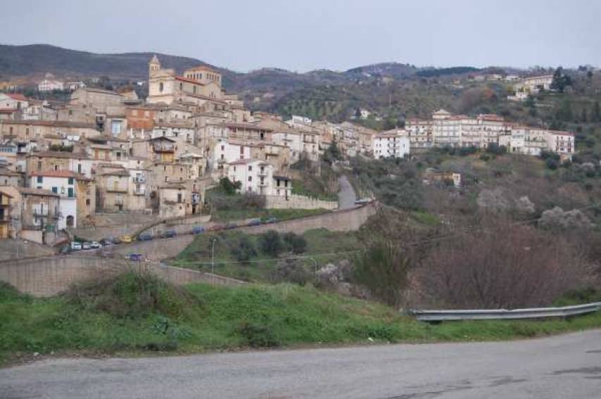 Giorno: "Sistemare il vecchio cimitero"