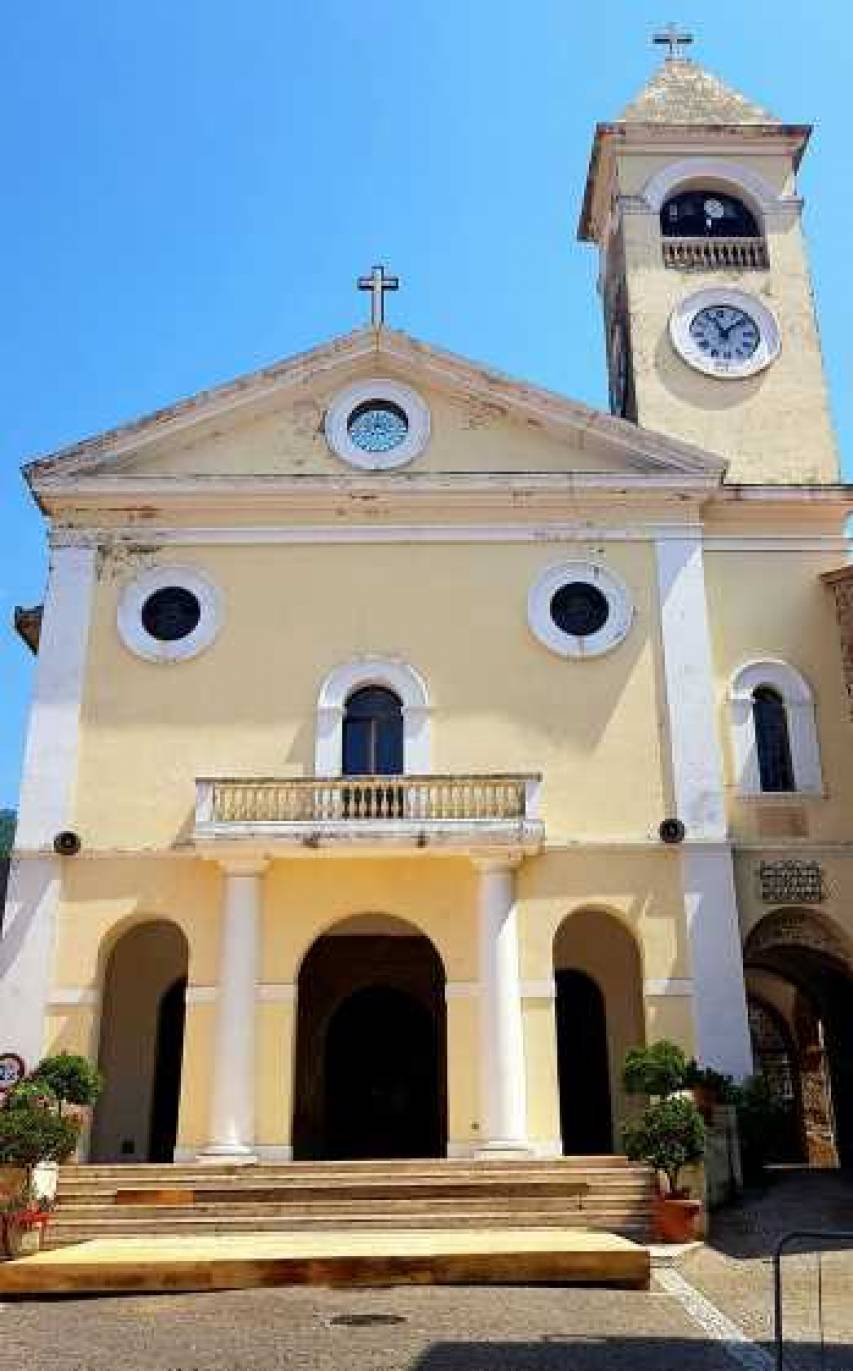 La Chiesa di San Francesco di Paola nella cittadina dell'Esaro 