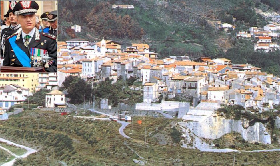 Panorama di Sant'Agata e - nel riquadro - il Generale Truglio 