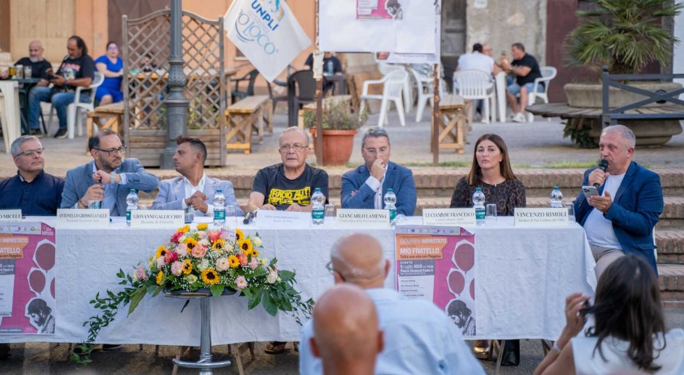 In piazza a San Lorenzo con Giovanni Impastato