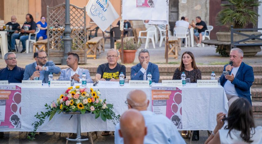 In piazza a San Lorenzo con Giovanni Impastato