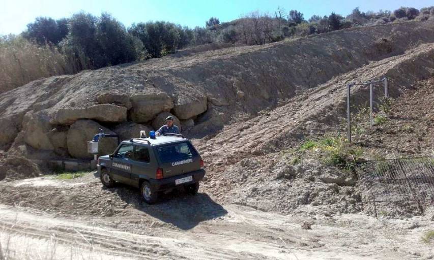 Sbancamenti non autorizzati a Rocca Imperiale, denunciate 4 persone