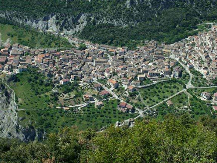Civita accoglie il ritorno delle Vallje