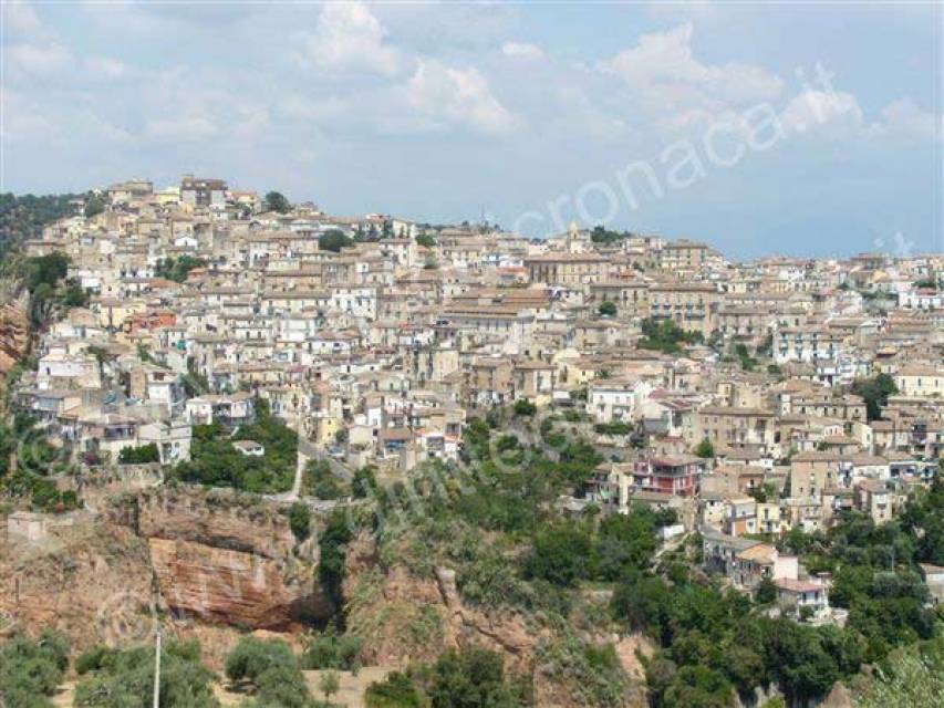 Arrestati 5 minori ospiti a Rossano per tentata estorsione, danneggiamenti e lesioni