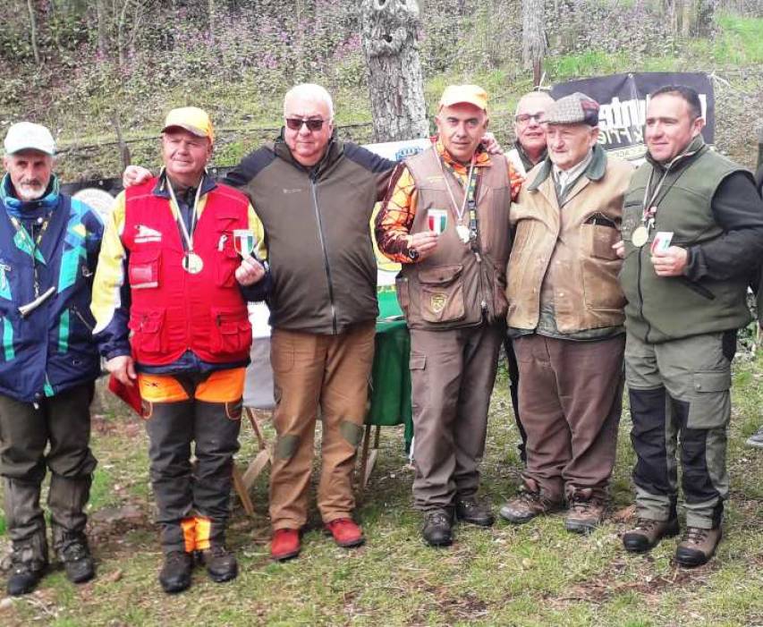 I tre cinfoli con lo scudetto tricolore di Campioni d'Italia