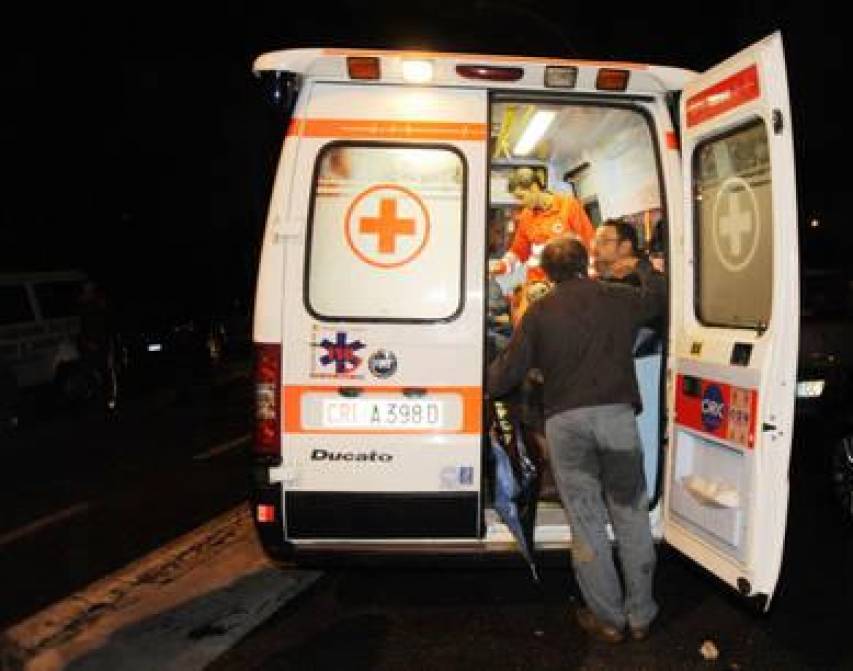 Trovato morto un cinquant'enne lungo la strada a Spezzano