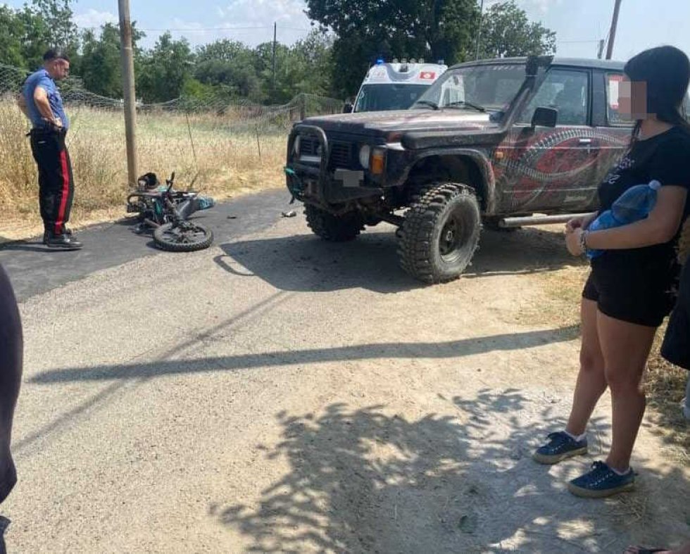 Grave incidente a San Lorenzo Del Vallo, centauro elitrasportato d'urgenza