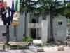 Il Municipio e - nel riquadro - l&#039;assessore Ricca