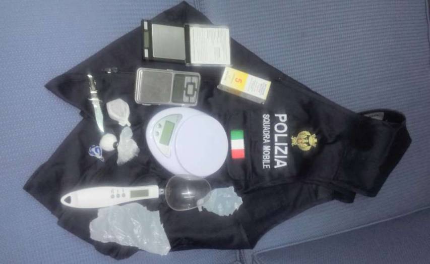 Arrestato per spaccio di droga un cosentino