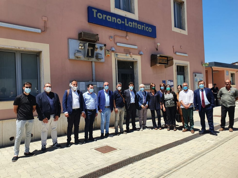 Frecciargento a Torano. Comuni pronti per la prima fermata