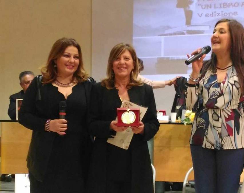 Angela Micieli ritira il premio