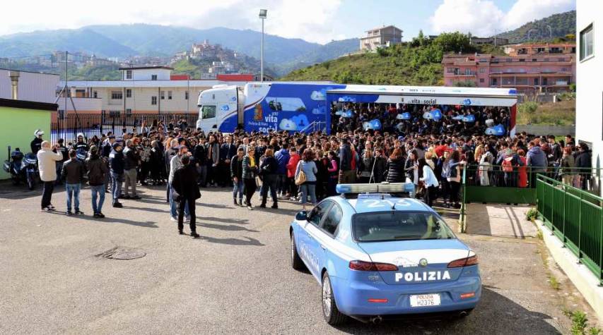 &quot;Una Vita da Social&quot; a Corigliano ammalia gli studenti