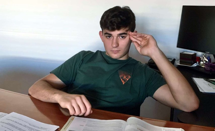 Giovane spezzanese si diploma un anno prima con il massimo dei voti