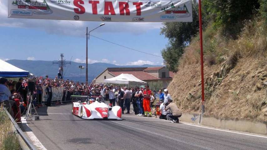 AUTOMOBILISMO - Dal 28 al 30 ottobre la cronoscalata Luzzi-Sambucina