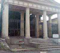 L&#039;ingresso del cimitero cittadino