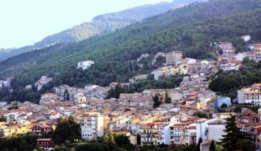 Un panorama di Fagnano Castello 