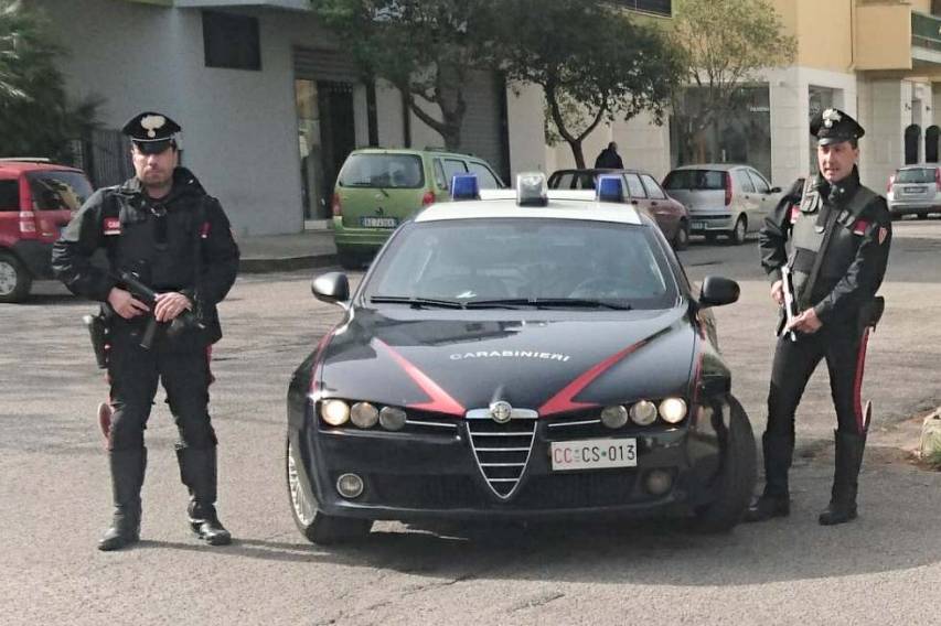 Tenta di corrompere i carabinieri per una multa, arrestato 58enne a Corigliano