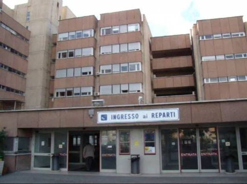 L'ingresso dei "Riuniti" di Reggio Calabria