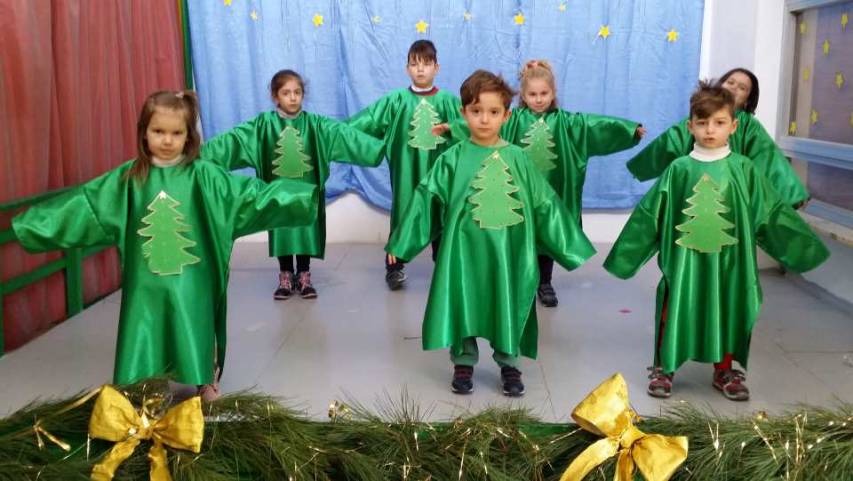 "La gioia del Natale" alla scuola dell'Infanzia di Spezzano