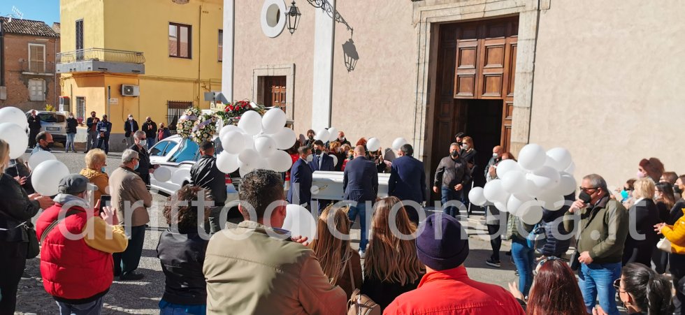 Celebrati i funerali della giovane Maria Elisa