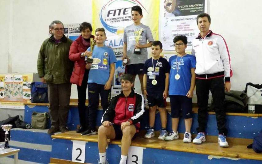 TENNISTAVOLO - Quattro podi per la compagine di Spezzano Albanese ai campionati provinciali