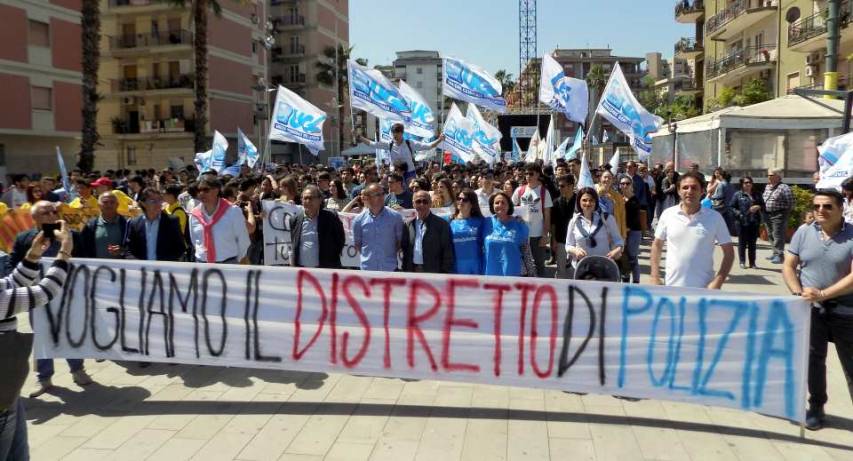 Successo per il corteo per la sicurezza a Rossano