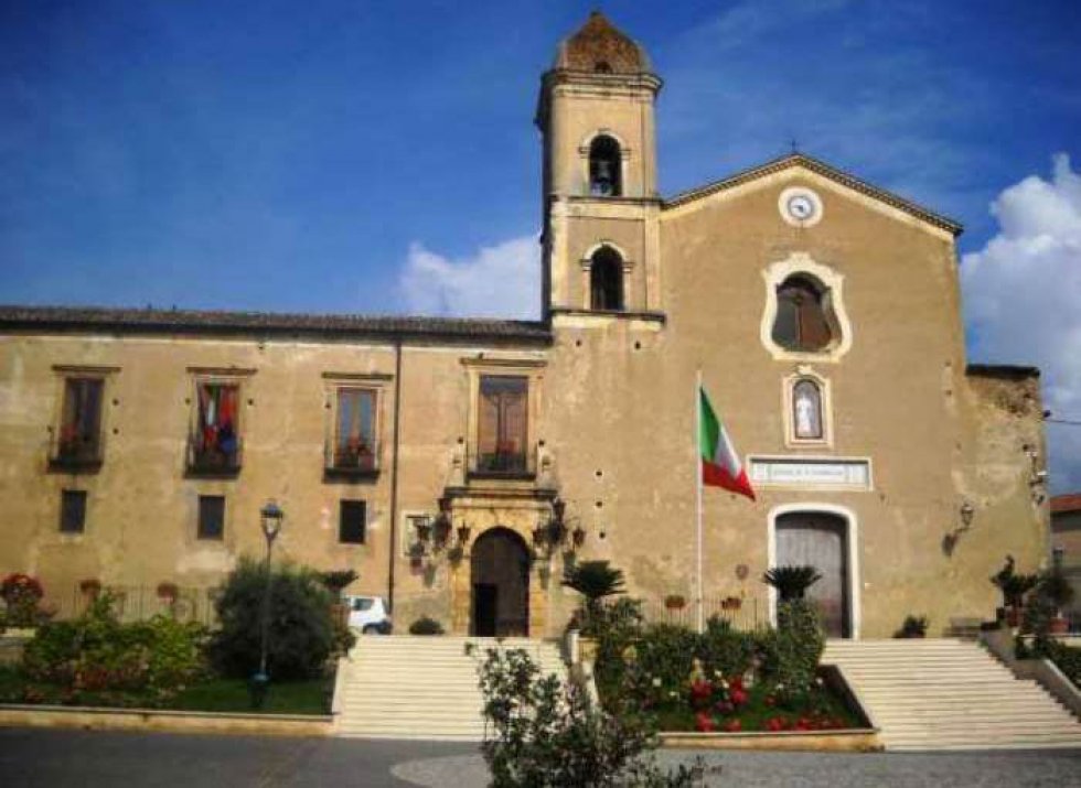 Il palazzo del Municipio altomontese 